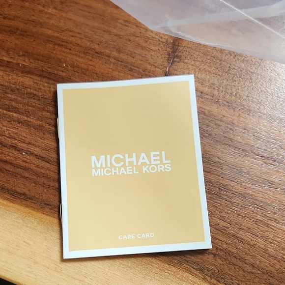 🔥Michael Kors NWT🔥Tan and Cream Crossbody Bag - Picture 6 of 6